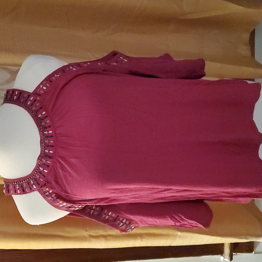 Key hole shoulders blouse